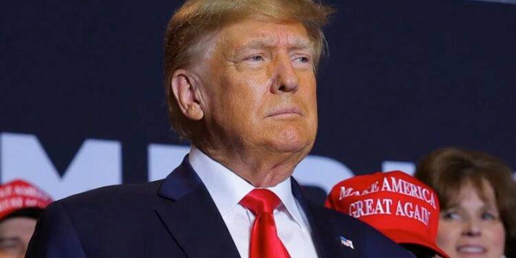 Trump tenía documentos como recuerdos: abogada