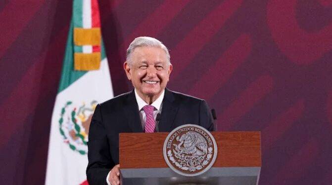 AMLO: Algunos precandidatos de oposición descubrieron que habrá dedazo de Claudio X.