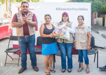 Secretaría de Bienestar Social entrega despensas en los 43 municipios de Tamaulipas