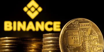 Activos de Binance en EU podrían ser congelados tras demanda por red de engaño