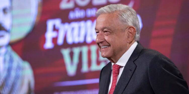 AMLO rechaza críticas del GIEI contra Sedena y Marina por el caso Ayotzinapa