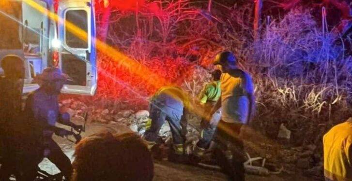 Explota en Tlajomulco unidad de la Fiscalía de Jalisco; hay al menos 3 policías muertos