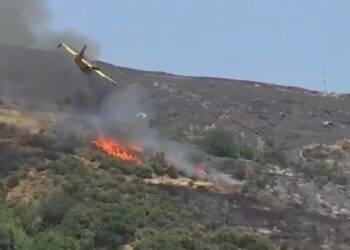 Se estrella el avión bombero que combatía los incendios en la isla griega de Evia
