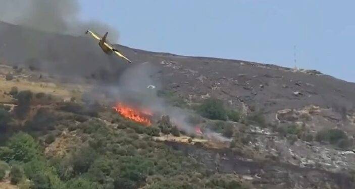 Se estrella el avión bombero que combatía los incendios en la isla griega de Evia