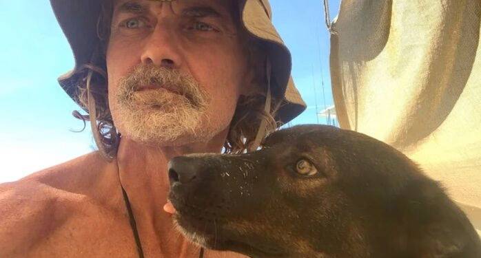 Cómo la perra Bella ayudó a sobrevivir al náufrago australiano rescatado por barco mexicano