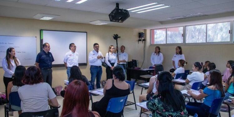 Aspirantes a ingresar a la UAT presentan examen Ceneval