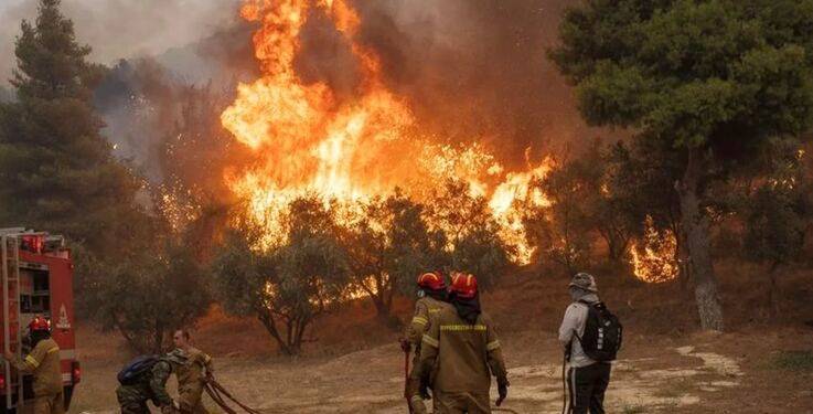 El incendio más grande registrado en Europa sigue arrasando en Grecia