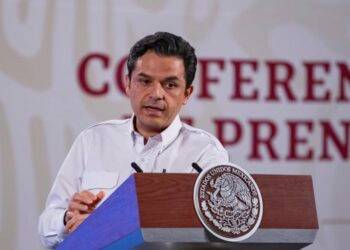 Zoé Robledo no va por gubernatura de Chiapas, se queda en el IMSS: AMLO