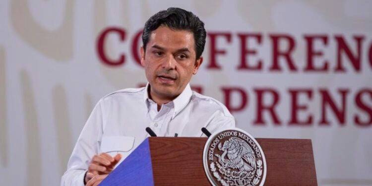 Zoé Robledo no va por gubernatura de Chiapas, se queda en el IMSS: AMLO