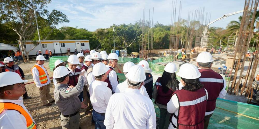 Entrega Américo equipo médico a 18 hospitales y 12 jurisdicciones sanitarias