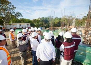 Entrega Américo equipo médico a 18 hospitales y 12 jurisdicciones sanitarias