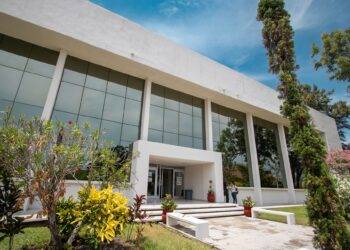 Prepara UAT la recertificación de sus centros de idiomas