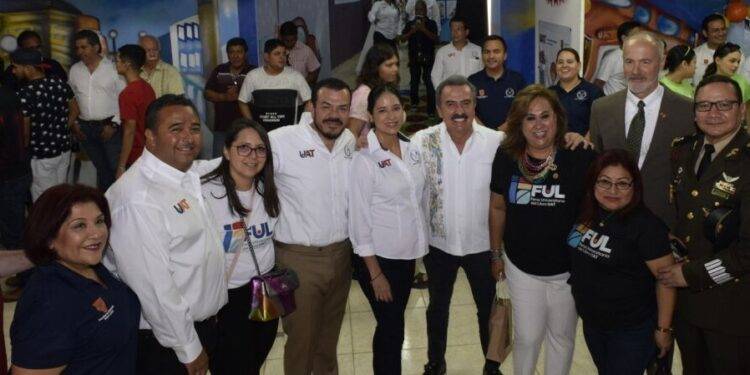 Rector de la UAT inaugura la Feria Universitaria del Libro en Nuevo Laredo