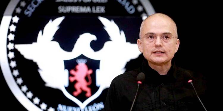 Detienen a 11 presuntos delincuentes tras bloqueos y quema de autos en Nuevo León