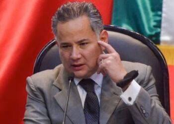 Cabeza de Vaca es un prófugo de la justicia, responde Santiago Nieto a acusaciones