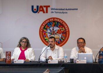 Rector y directores de la UAT evalúan programas institucionales