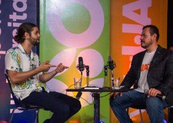 Rector ofrece el programa Vida UAT a nuevos estudiantes del Campus Victoria