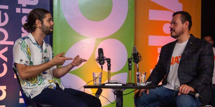 Rector ofrece el programa Vida UAT a nuevos estudiantes del Campus Victoria