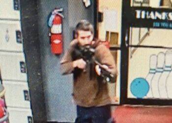 Tirador deja al menos 22 fallecidos en Estados Unidos; continúa prófugo