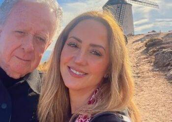 Andrea Legarreta rompe en llanto al revelar que perdió comunicación con su padre tras la llegada del huracán Otis