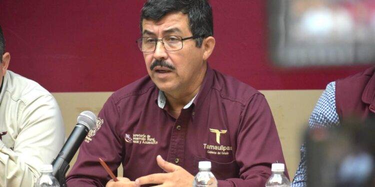 Atiende Gobierno del Estado necesidades del sector agropecuario en zona cañera