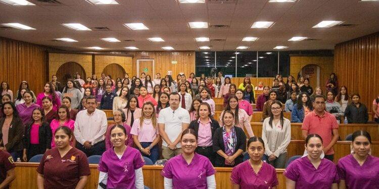 Promueve la UAT acciones en la lucha contra el cáncer de mama