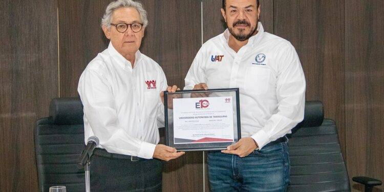 Recibe la UAT reconocimiento “Empresa de Diez Plus” del INFONAVIT