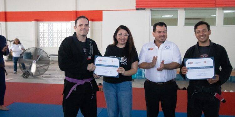 Imparte la UAT taller de defensa personal para las universitarias