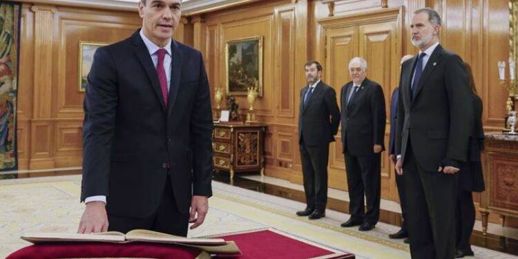 Pedro Sánchez promete su cargo de presidente de España ante el rey Felipe VI