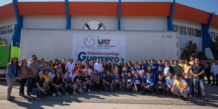 Rector de la UAT da banderazo de salida al apoyo para damnificados en Guerrero