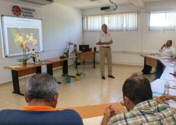 Promueve UAT el cultivo y conservación de orquídeas