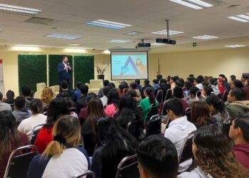 Imparte UAT talleres de educación financiera para estudiantes