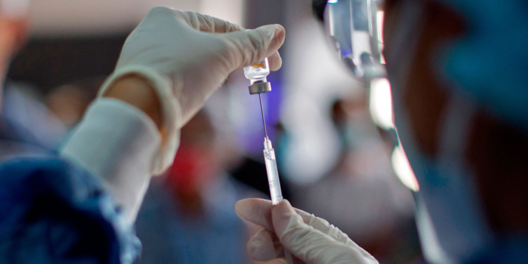 El Gobierno de México aprueba la venta de las vacunas de Moderna y de Pfizer contra covid-19