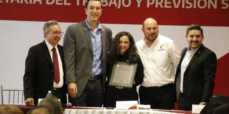 CONOCER acredita a Secretaría del Trabajo como entidad de Certificación y Evaluación en Competencias Laborales