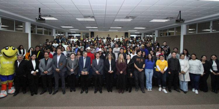 La formación humanística de los universitarios es nuestro compromiso: Dámaso Anaya