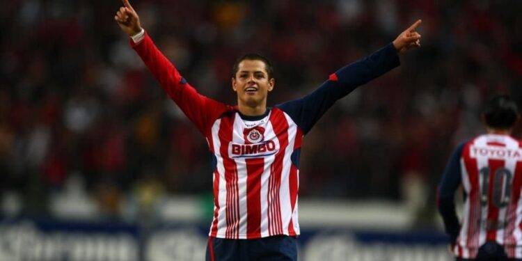 Chivas hace oficial el regreso de Chicharito Hernández