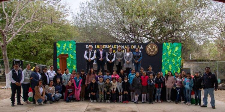 Promueve UAT actividades científicas para alumnas de escuelas primarias