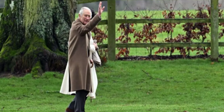 El rey Carlos III hace su primera aparición en público desde que le diagnosticaron cáncer