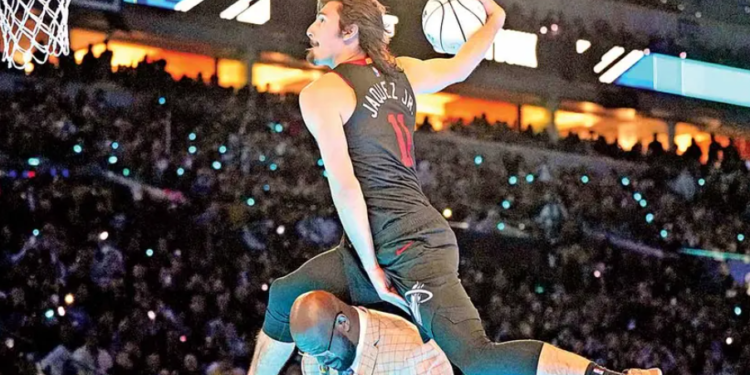 Jaime Jáquez Jr. enseñó el camino por encima de Shaquille O’Neal