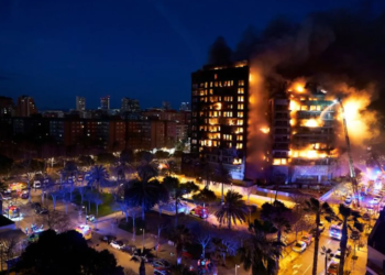 Noticias del incendio en un edificio de Valencia.
