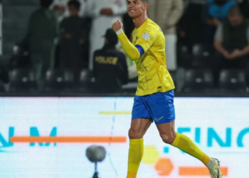 Suspenden y multan a Cristiano Ronaldo en Arabia Saudita por un gesto obsceno durante un partido