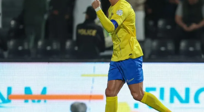 Suspenden y multan a Cristiano Ronaldo en Arabia Saudita por un gesto obsceno durante un partido