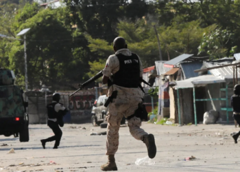 Se estima que más de 3.000 reclusos escaparon de una prisión de Haití en medio de la violencia en Puerto Príncipe