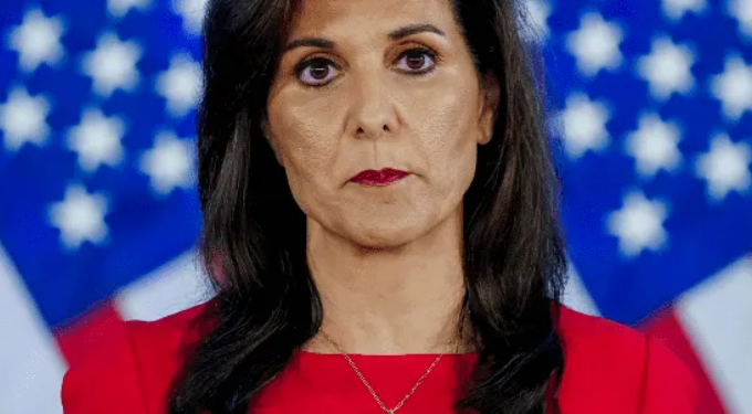 Nikki Haley pone fin a sus aspiraciones presidenciales: «Ha llegado el momento de suspender mi campaña»