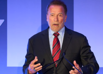 Arnold Schwarzenegger revela que ha sido sometido a tres cirugías a corazón abierto; lleva marcapasos