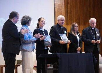 Trabajemos juntos en la construcción de la paz”: Claudia Sheinbaum llama al episcopado mexicano a conjuntar esfuerzos por un México más justo y más seguro