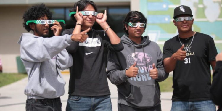 Suspenderán clases en todos los niveles educativos por eclipse: SEDU