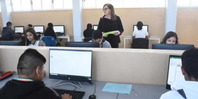 Reclutan empresas a egresados del Cobac