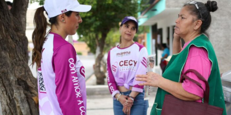 Visita Cecilia Guadiana a vecinos de la colonia Landín