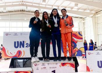 Laura Zamora da bronce en Karate para la UAT